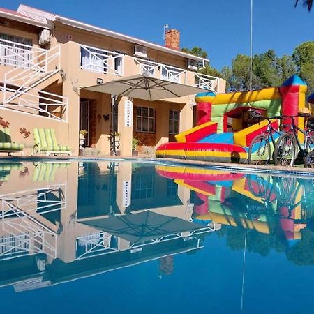 Victoria Oaks Guesthouse Victoria West Екстер'єр фото
