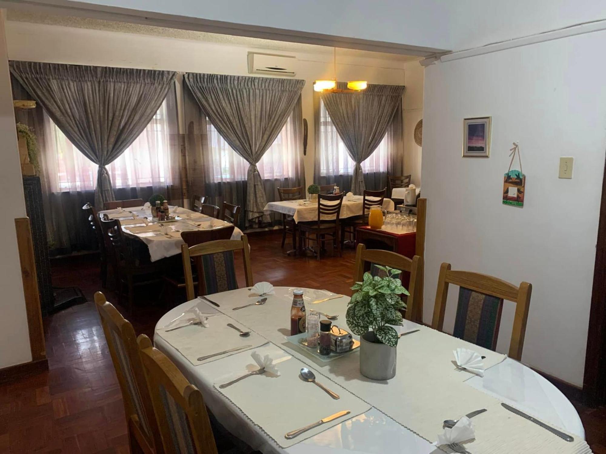 Victoria Oaks Guesthouse Victoria West Екстер'єр фото